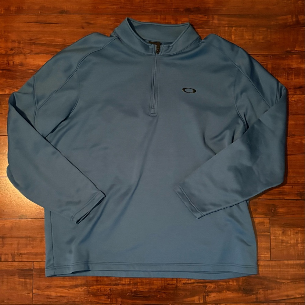 Blue Oakley 1/4 zip pullover Men’s XXL